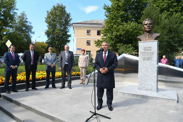 открытие-бюста-копылову