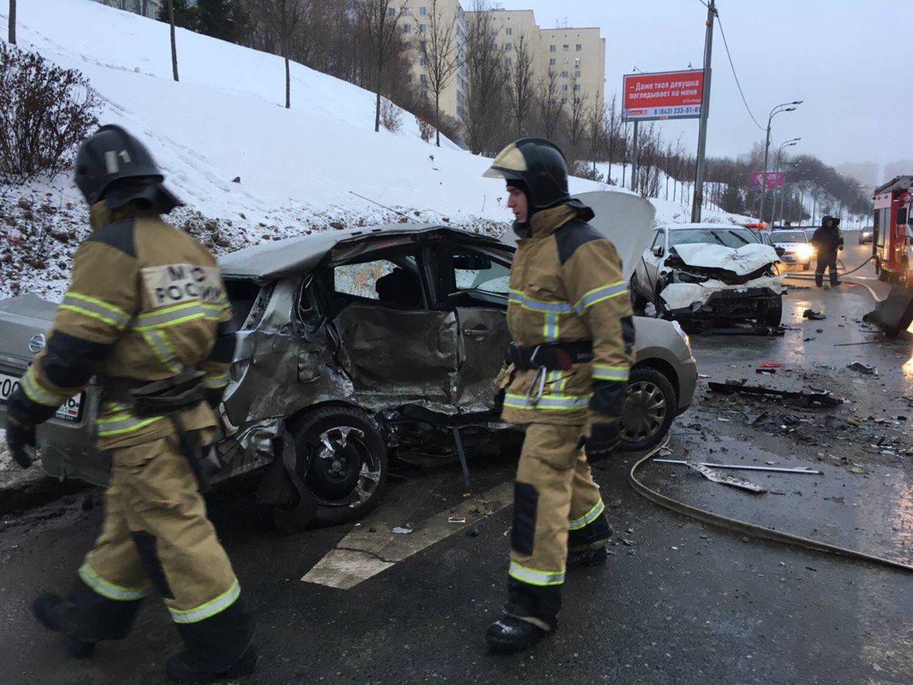 В Казани на ул. Вишневского произошло крупное ДТП | 16.12.2018 | Казань -  БезФормата