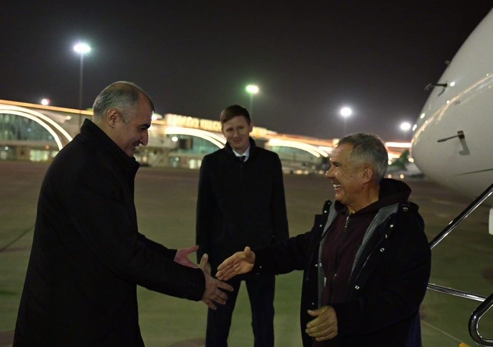 Рустам Минниханов прибыл в Ашхабад для участия в форуме мира и доверия