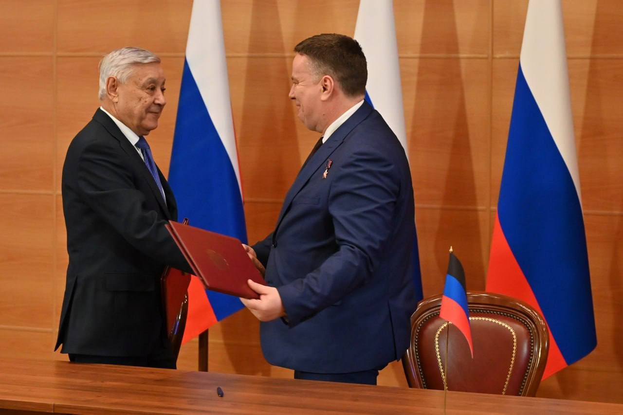 Парламентарии Татарстана и ДНР подписали первое соглашение о сотрудничестве