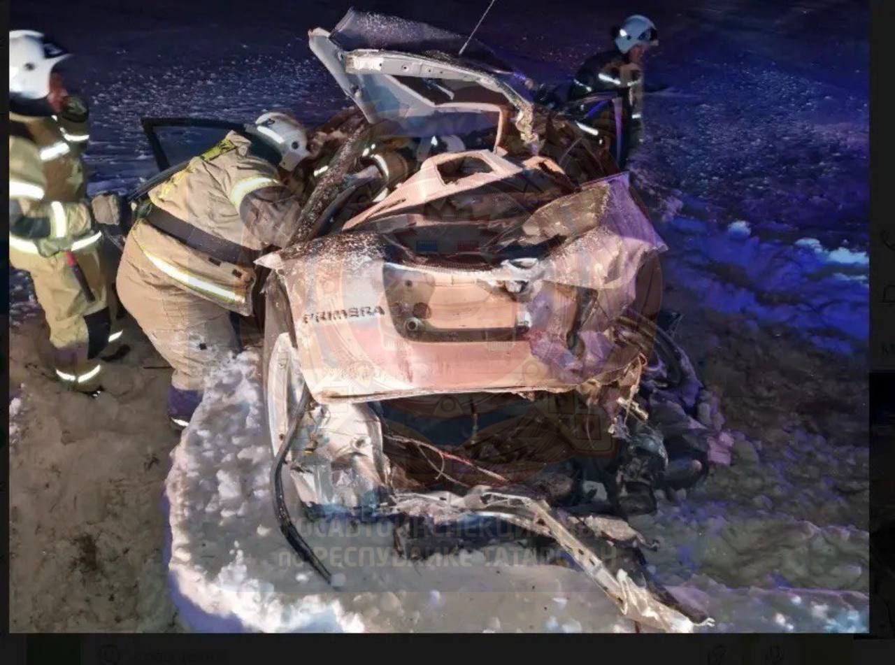 В Альметьевском районе погиб пассажир легковушки при лобовом столкновении с «КАМАЗом»