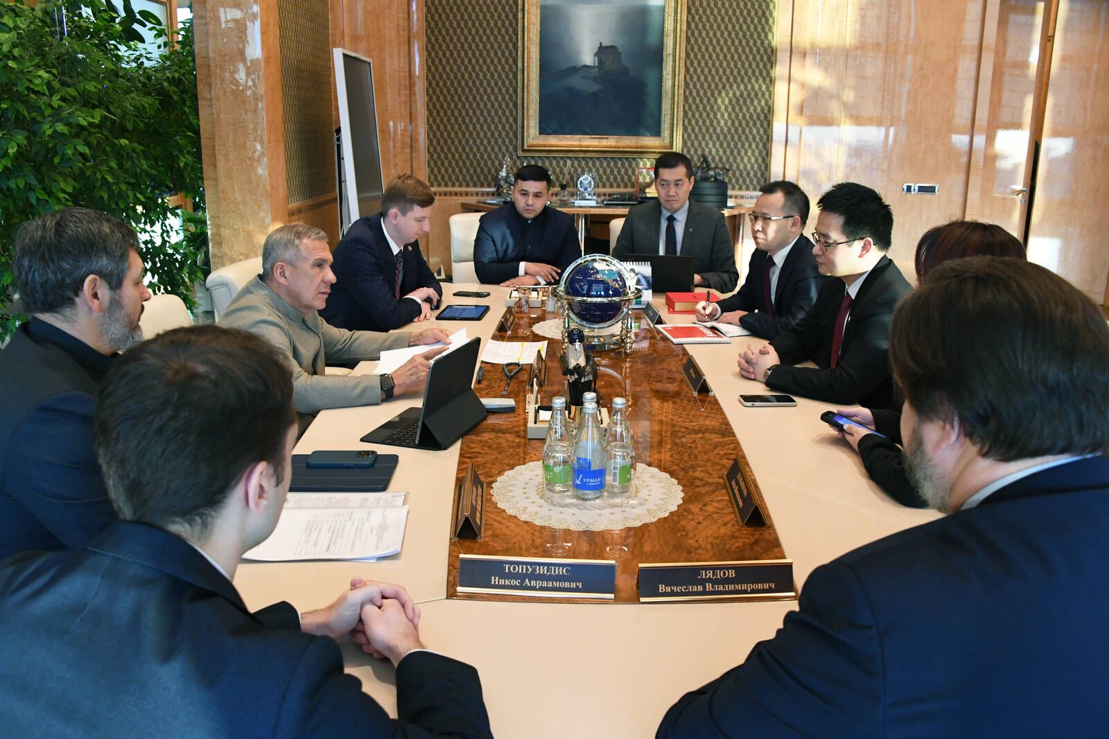 Минниханов обсудил сотрудничество с китайской компанией SANY