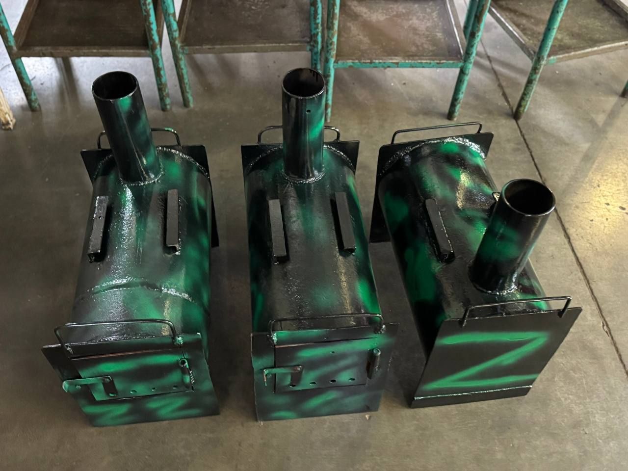 Челнинские студенты изготовили партию печек-буржуек для бойцов СВО