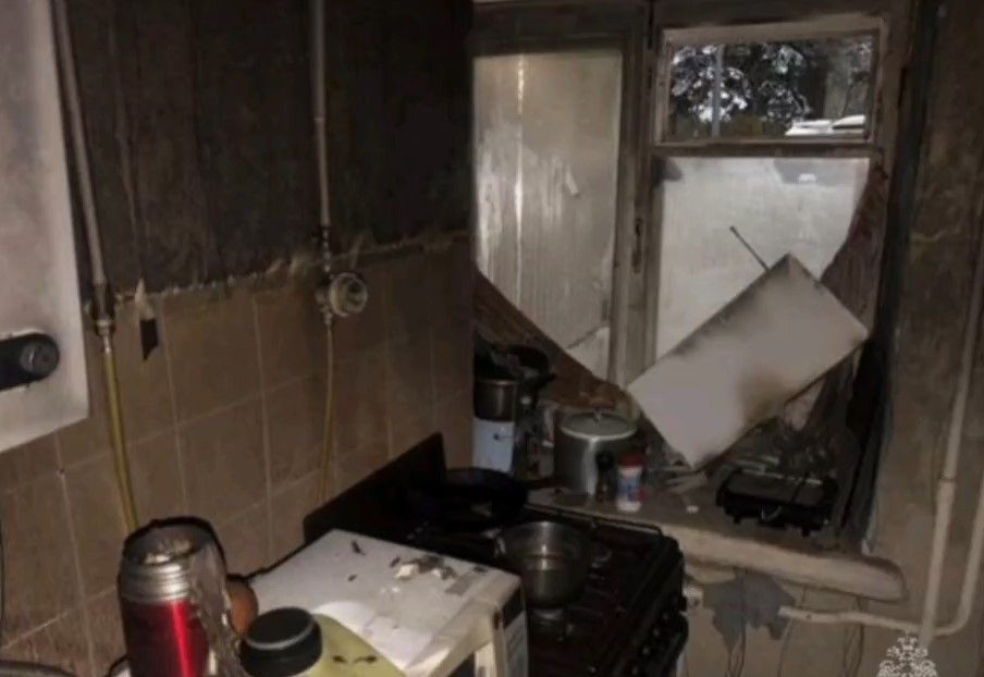 При пожаре в Казани погибла женщина, ее сын пострадал