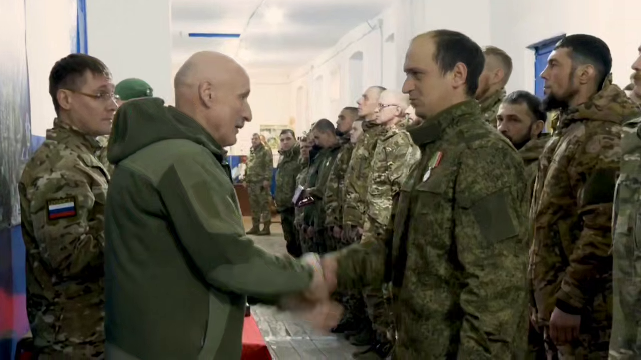 Бойцам СВО из Татарстана на передовой вручили медали ордена «За заслуги перед РТ»