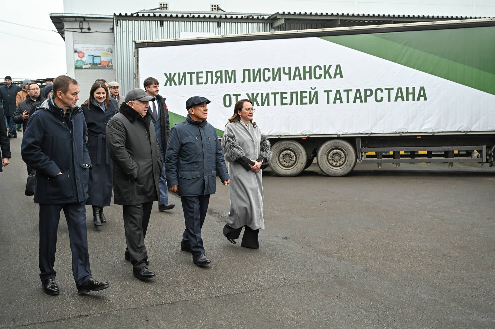 Раис РТ принял участие в отправке гуманитарной помощи в подшефные города Лисичанск и Рубежное