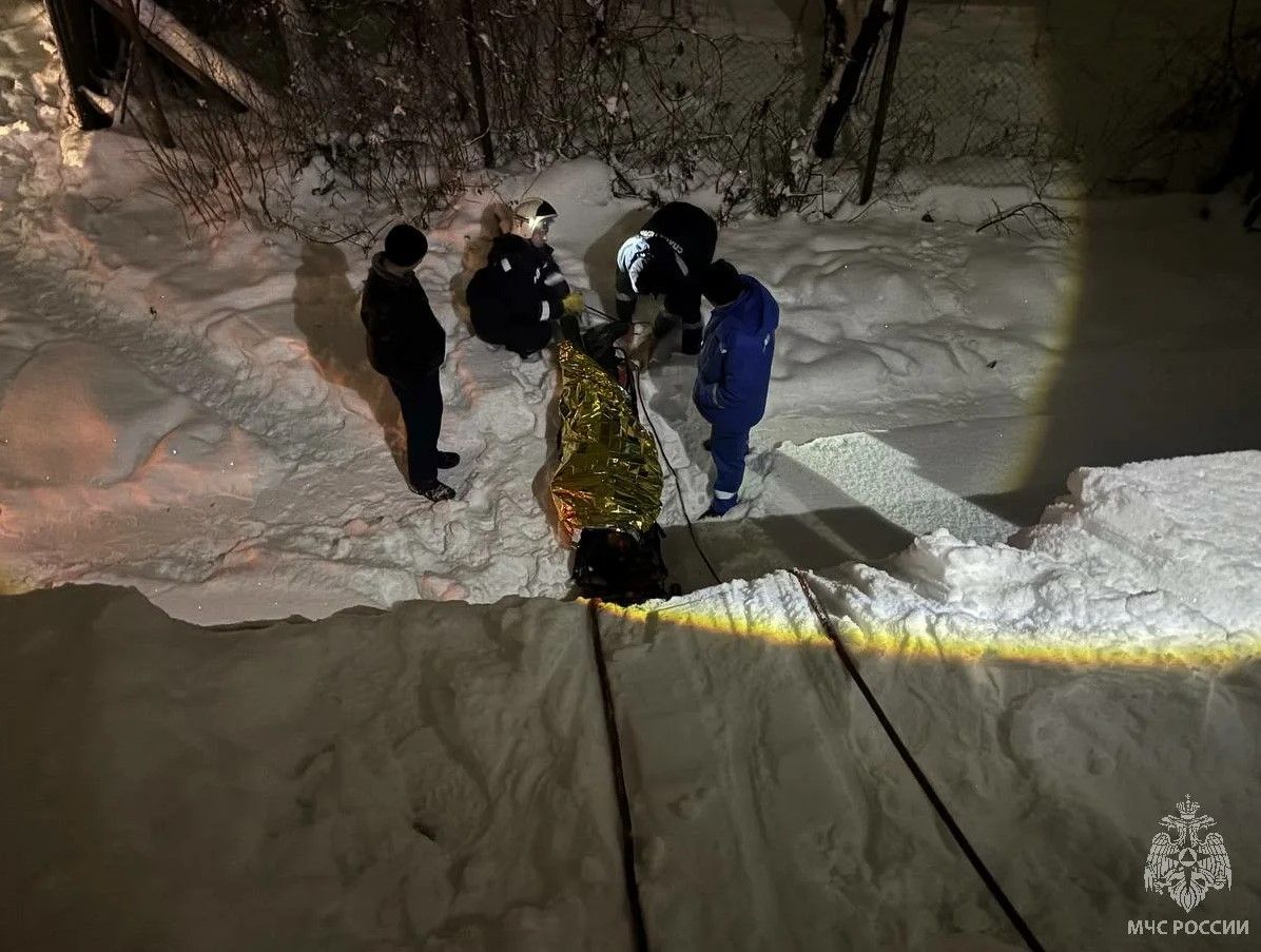 В Казани спасли мужчину, который получил травму на крыше дома