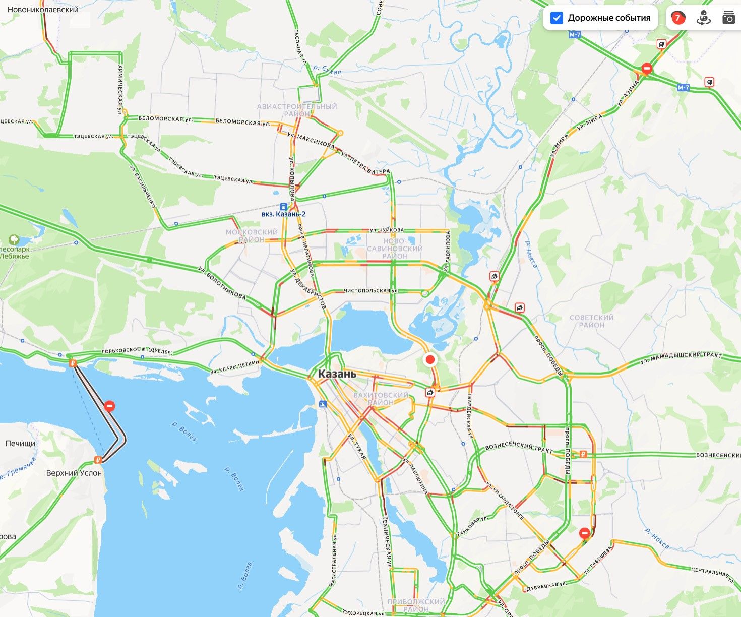 Снегопад и аварии привели к 7-балльным пробкам в Казани