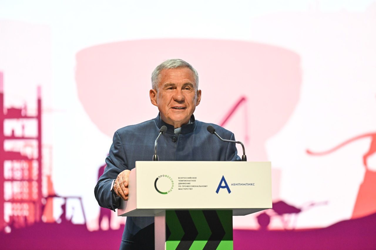 Минниханов встретился с победителями чемпионатов «Профессионалы», «Абилимпикс» и «Архипелаг»