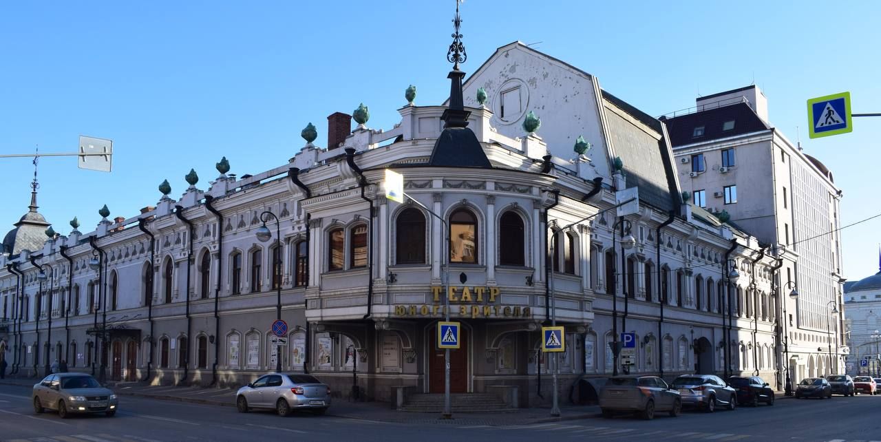 Не можешь – отдай другому: Иван Гущин пригрозил отнять исторические здания у нерадивых владельцев