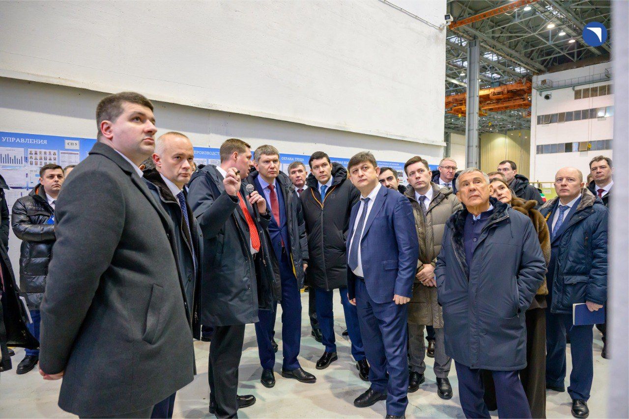 Минниханов, Алиханов и Решетников оценили ход модернизации Казанского авиазавода