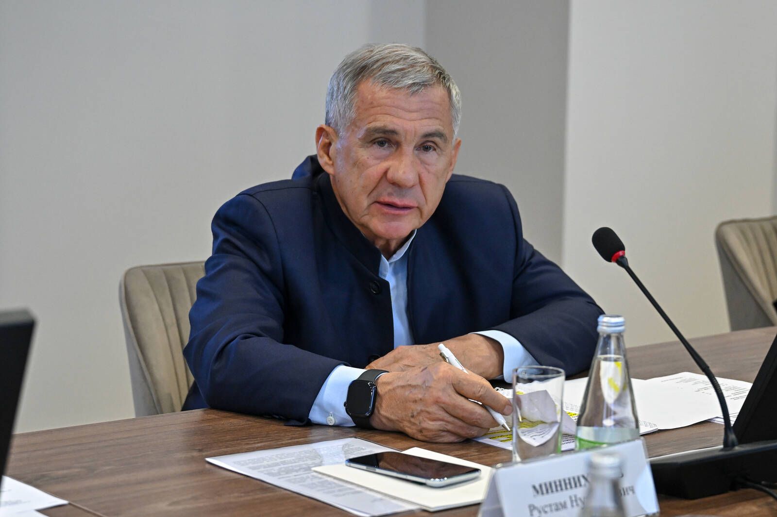 Минниханов поручил усилить пропускной режим в школах Татарстана после двух инцидентов