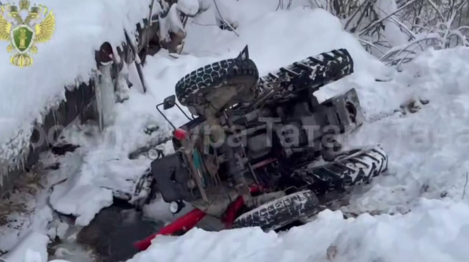 В Казани трактор насмерть придавил работника «Водоканала», устранявшего течь в трубе