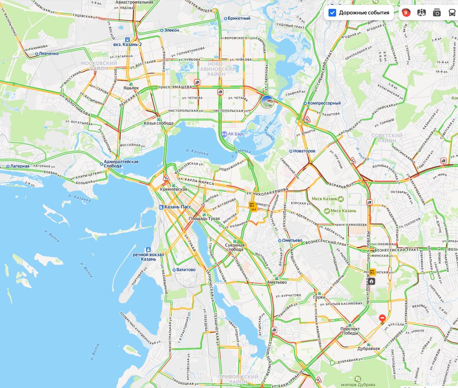 Казань встала в 9-балльных пробках