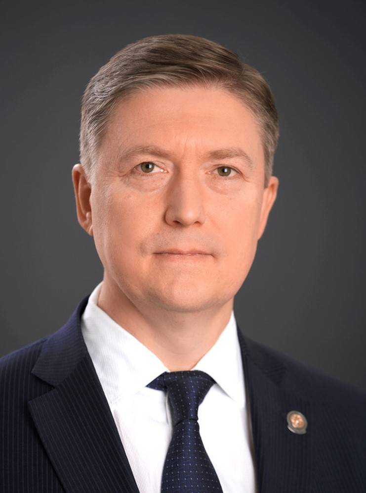 Вице-премьер РТ: «Мы разделяем боль утраты с теми, кто потерял в вооруженных противостояниях родных и близких»