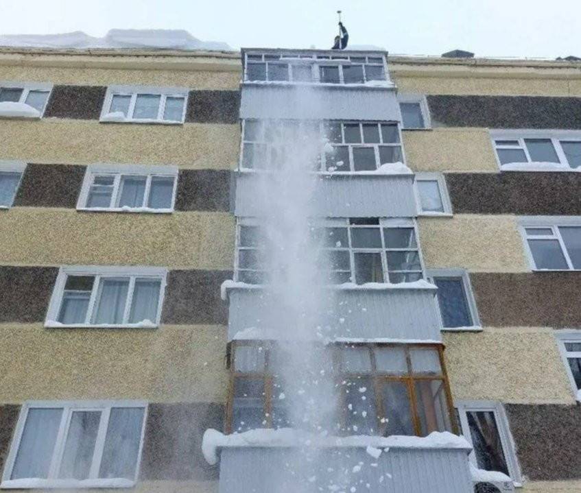 Все – на крыши!.. После ЧП в Татарстане начали чистить кровли и штрафовать УК