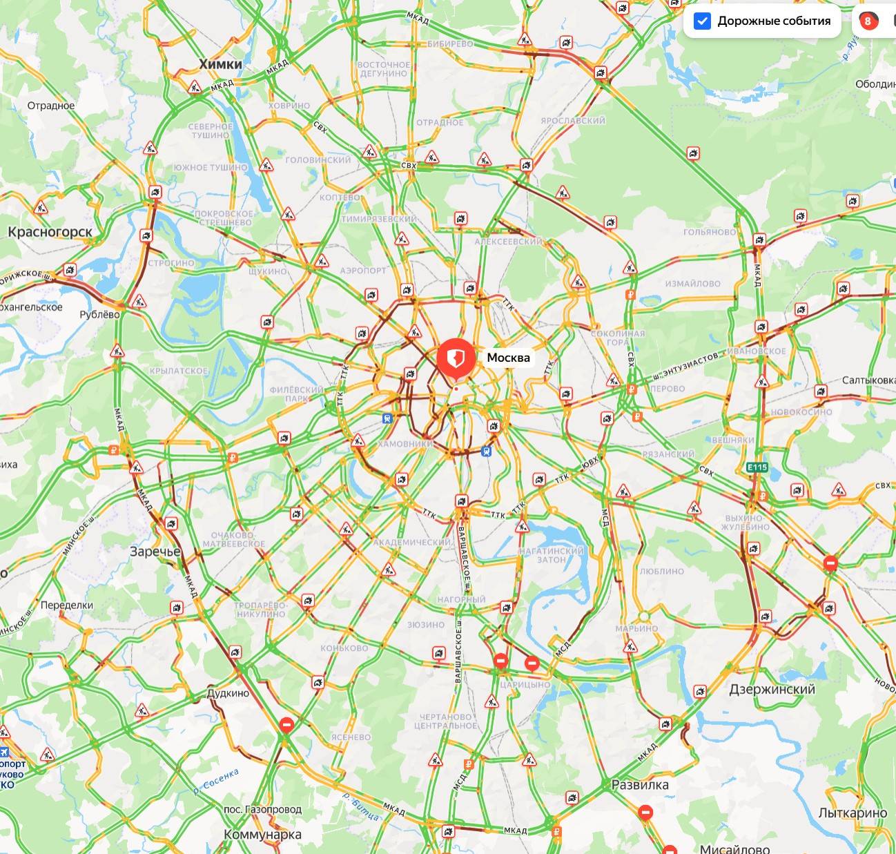 Москву накрыл мощный снегопад – пробки в столице достигли 8 баллов