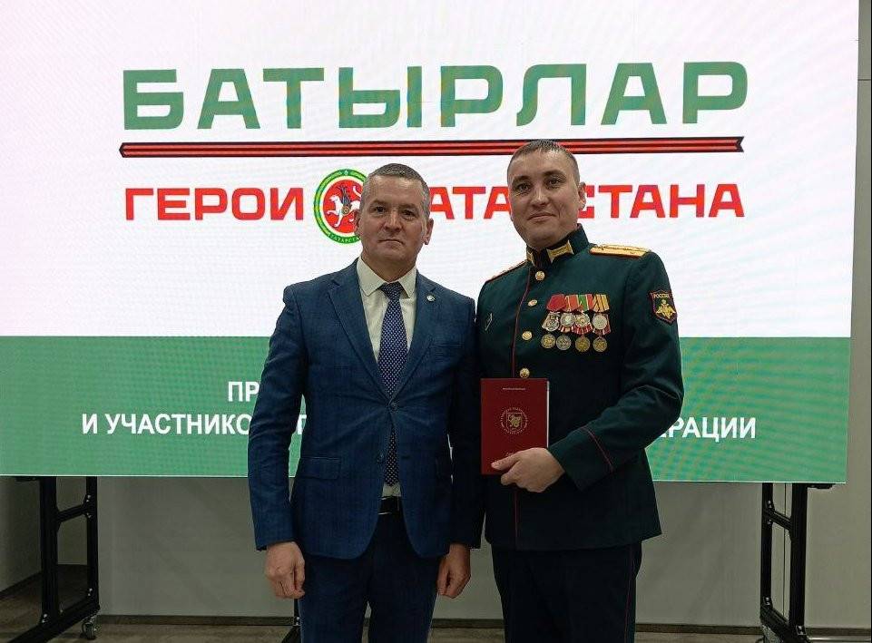 Финалисты «Батырлар» представили Минниханову проект системы укрытий для Казани