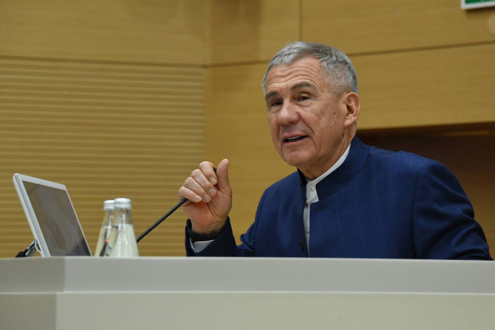 Минниханов рассмотрел пять перспективных проектов на заседании «Татнефтехиминвест-холдинга»