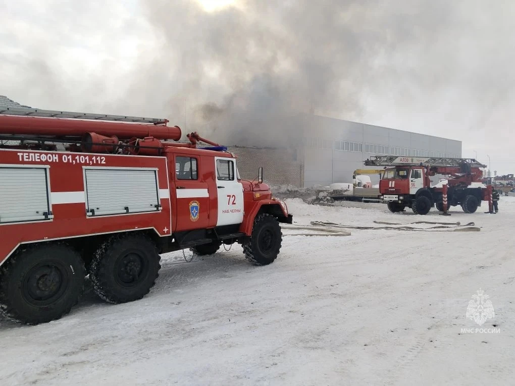 В двух городах Татарстана загорелись склады – фото