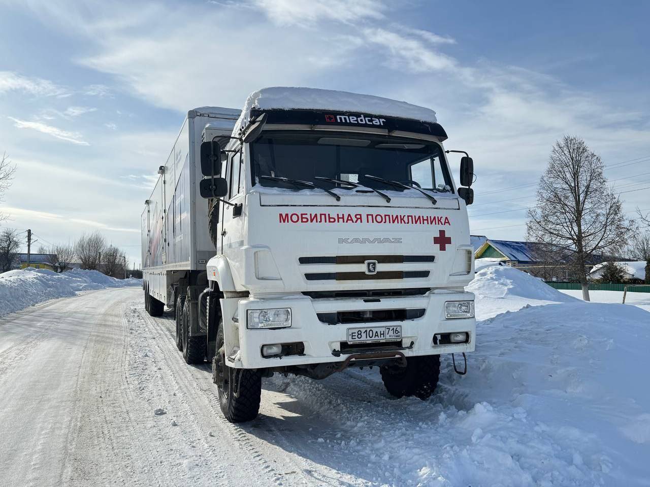 Мобильная поликлиника прибыла в деревню Енабердино Менделеевского района