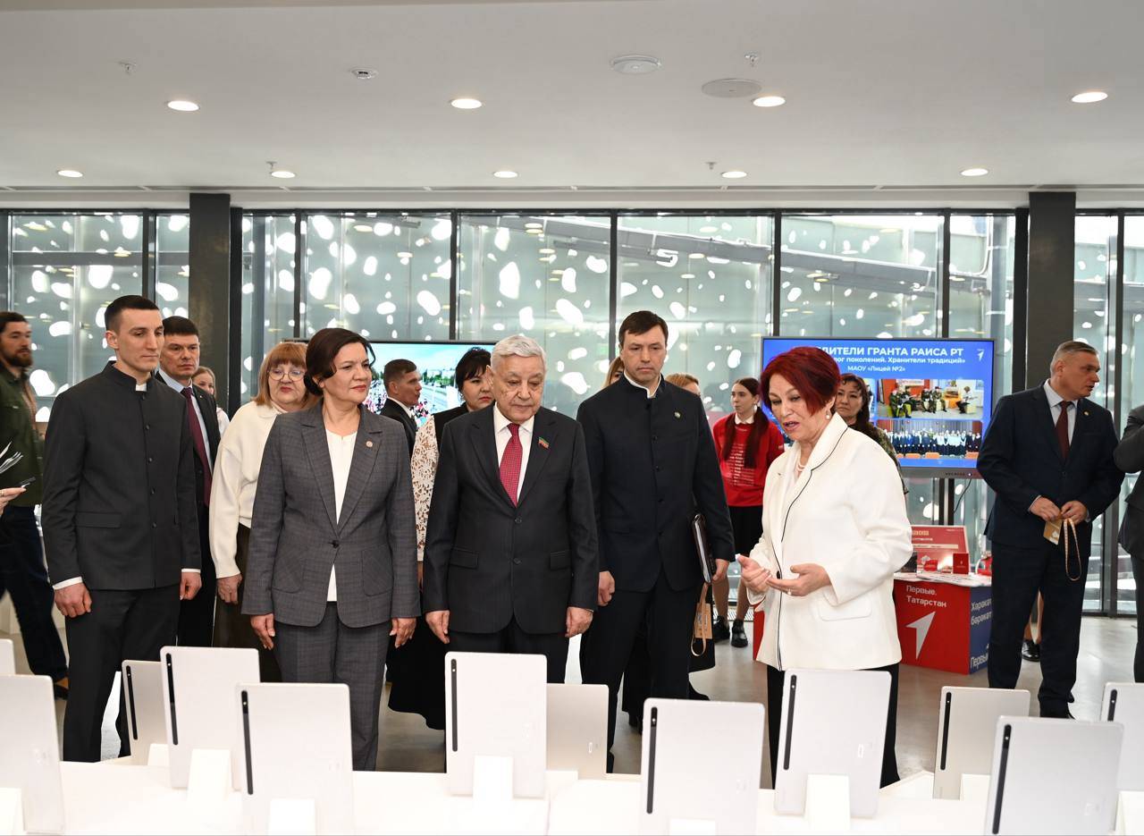 В Альметьевске представили первую в РТ цифровую выставку «Отец Героя»