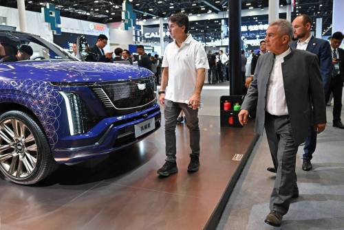 Минниханов осмотрел выставку Auto China 2026 в Пекине