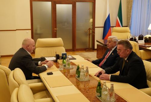 Мухаметшин и сенатор Клишас обсудили новации в сфере местного самоуправления