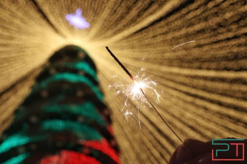 Главную елку у «Чаши» открыли в Казани