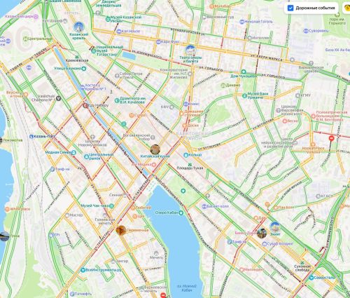 В центре Казани встали троллейбусы