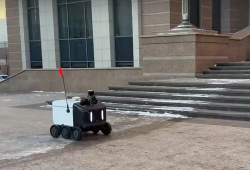 Робот-курьер привез заказ в Кабинет Министров Татарстана – видео