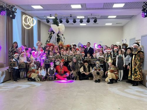 Минниханов: новогоднюю елку организовали ребятам из подшефных Татарстану городов ЛНР