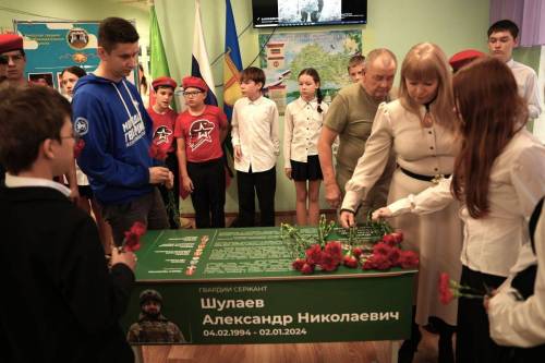 В двух школах Высокогорского района РТ открылись парты Героя