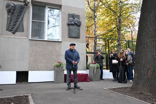 Минниханов в Казани открыл мемориальную доску в честь министра сельского хозяйства ТАССР Зиганшина