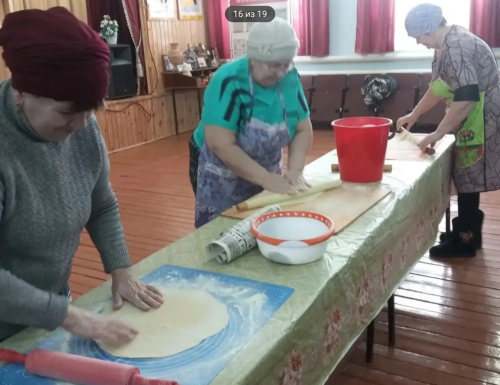 «Из капелек собирается озеро»: учитель марийского языка из Татарстана наладила помощь СВО