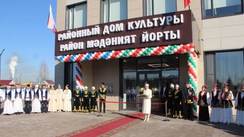 Зяббаров открыл дом культуры и агротехнологический класс в Буинском районе