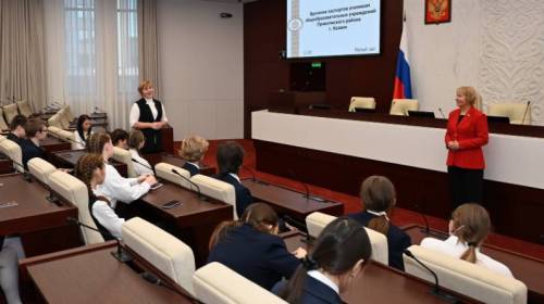 В Госсовете Татарстана прошла церемония вручения паспортов 36 казанским школьникам