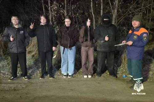 Машина застряла в песке: спасатели Татарстана нашли пятерых ребят, пропавших ночью в лесу