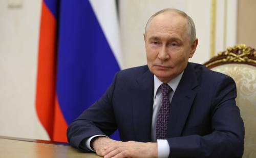 «Гораздо больше, чем профессия»: Путин поздравил педагогов с Днем учителя