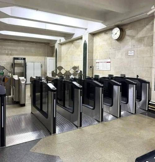 Умные турникеты появились на станции метро «Площадь Тукая» в Казани
