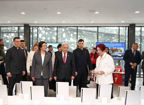 В Альметьевске представили первую в РТ цифровую выставку «Отец Героя»