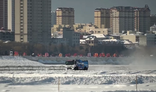 Минниханов устроил заезд на грузовике «КАМАЗ-мастера» на льду Амура в Благовещенске – видео