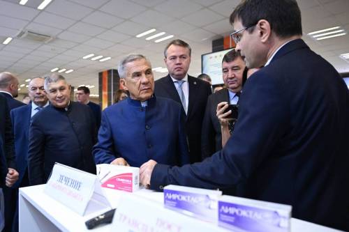 «Деньги не всё решают»: Рустам Минниханов призвал глав создавать условия врачам