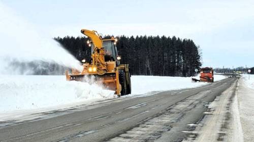 На региональных дорогах Татарстана работают более 400 единиц снегоуборочной техники