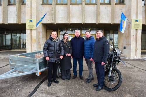 Челнинцы отправили в зону СВО мотоцикл, прицеп и бензопилы