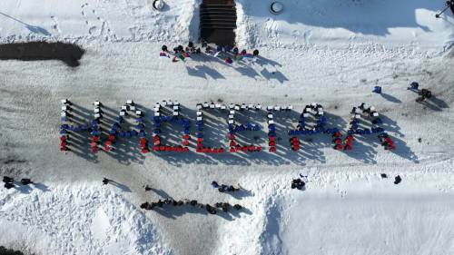 Более 300 казанцев собрались на флешмобе в честь Дня воссоединения Крыма с Россией