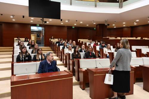 Студенты КГМУ посетили Госсовет Татарстана и узнали о работе парламента