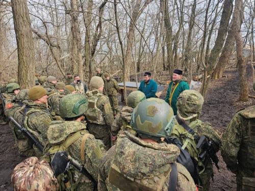 «В окопах не бывает атеистов»: как бойцы СВО из Татарстана держали уразу