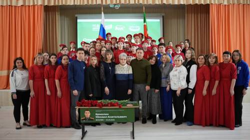 В казанской гимназии №125 открыта «Парта Героя» в честь участника СВО