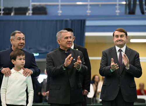 Минниханов дал старт Международным соревнованиям по настольному теннису в Сабинском районе